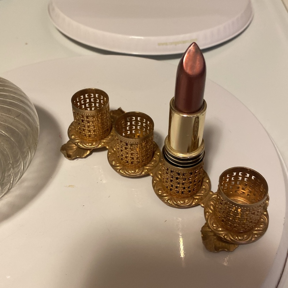 Elegant Gold Filigree Lipstick Holder And Powder Jar with mirror Lid - Picture 3 of 3